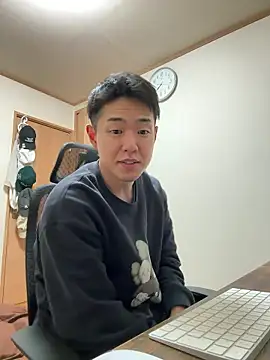 Snapshot of KAMESAN08 chatting on 05/05/26, 10:23 KAMESAN08 online show from 05/05/26, 10:23