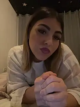 Snapshot of lolaadora chatting on 10/08/25, 10:40 lolaadora online show from 10/08/25, 10:40