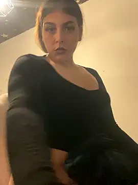 Snapshot of lolaadora chatting on 10/12/25, 11:04 lolaadora online show from 10/12/25, 11:04
