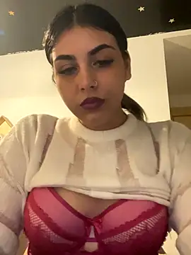 Snapshot of lolaadora chatting on 10/16/25, 01:06 lolaadora online show from 10/16/25, 01:06