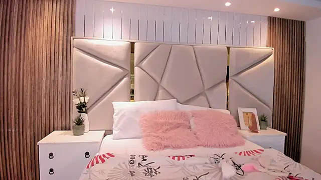 Snapshot of Maddy_XOXO_HOT chatting on 09/20/25, 09:16 Maddy XOXO HOT online show from 09/20/25, 09:16