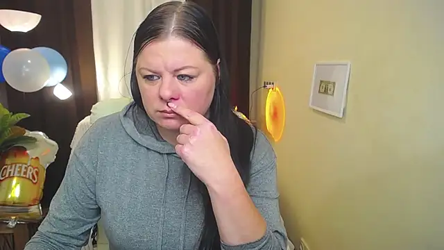 BritneyRaine online show from 09/28/25, 05:57