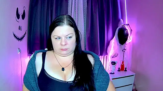 BritneyRaine online show from 10/19/25, 06:14