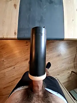 Snapshot of Chrisss1995 chatting on 09/21/25, 01:57 Chrisss1995 online show from 09/21/25, 01:57