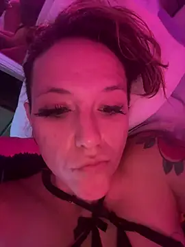 Snapshot of darnette_daisy chatting on 11/24/25, 10:15 darnette daisy online show from 11/24/25, 10:15