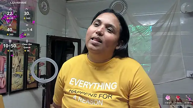 Snapshot of Girl_luna_ chatting on 09/27/25, 06:35 Girl luna online show from 09/27/25, 06:35