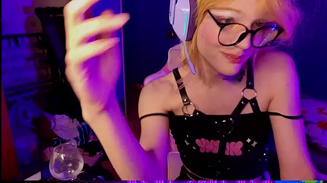 bekvafluttershy online show from 11/22/25, 01:04