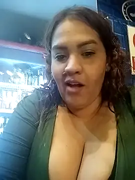 Snapshot of LaraStons chatting on 10/07/25, 01:25 LaraStons online show from 10/07/25, 01:25