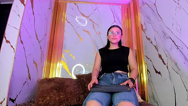 celeste hot   online show from 10/04/25, 07:45