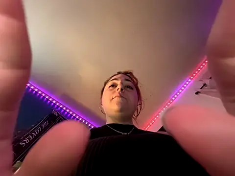 Snapshot of PeridotPrincessOfficial chatting on 11/14/25, 03:16 PeridotPrincessOfficial online show from 11/14/25, 03:16