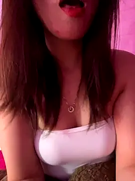 Moon pusy online show from 11/24/25, 03:23