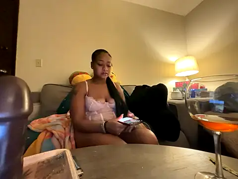 Snapshot of GoddessFatPuss chatting on 11/17/25, 06:08 GoddessFatPuss online show from 11/17/25, 06:08