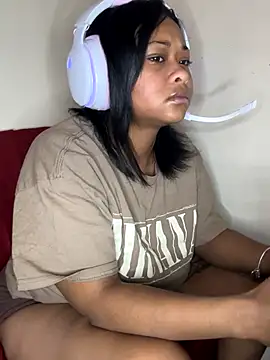 Snapshot of GoddessFatPuss chatting on 12/16/25, 07:57 GoddessFatPuss online show from 12/16/25, 07:57