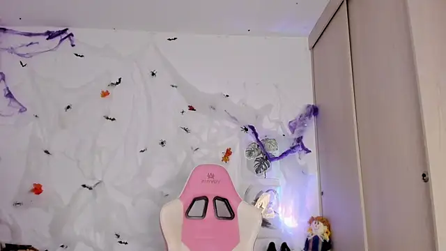 Susy spark online show from 11/04/25, 11:04