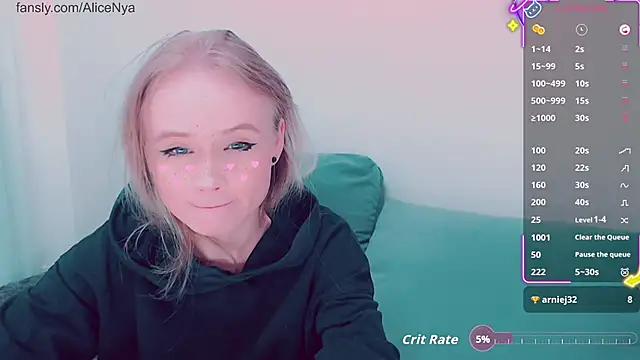 Snapshot of AliceNya_cute chatting on 11/23/25, 03:39 AliceNya cute online show from 11/23/25, 03:39