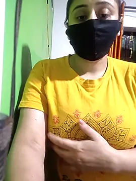 Snapshot of Romantic_couple89 chatting on 11/29/25, 06:22 Romantic couple89 online show from 11/29/25, 06:22