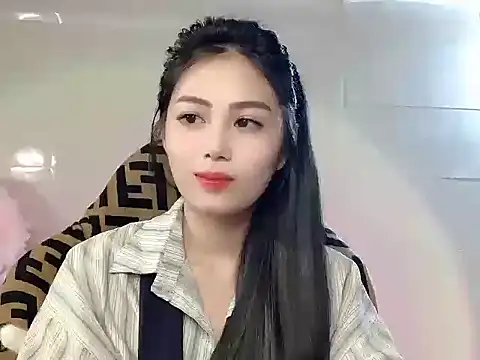 Snapshot of Lyly4757 chatting on 11/08/25, 02:17 Lyly4757 online show from 11/08/25, 02:17