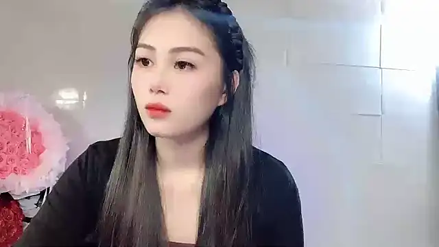 Snapshot of Lyly4757 chatting on 11/17/25, 02:34 Lyly4757 online show from 11/17/25, 02:34