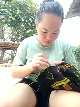 emilyzz online show from 04/10/26, 08:41