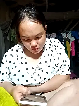 emilyzz online show from 04/23/26, 05:52