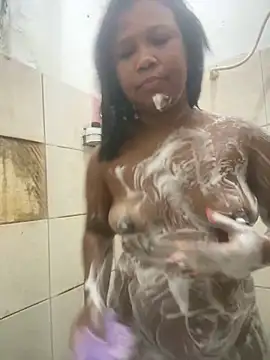 Snapshot of Milenvs chatting on 02/17/26, 12:29 Milenvs online show from 02/17/26, 12:29