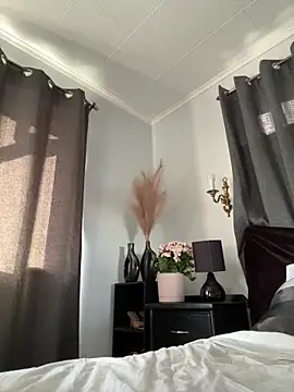 ZoeyJohnson online show from 10/23/25, 07:12