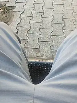 Snapshot of karandeep_Bhagat chatting on 10/12/25, 03:49 karandeep Bhagat online show from 10/12/25, 03:49