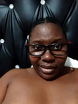 Snapshot of Darkchokola33 chatting on 09/28/25, 06:13 Darkchokola33 online show from 09/28/25, 06:13