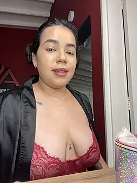 krisstenSantos online show from 11/25/25, 12:16