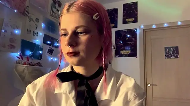 Snapshot of PinkVampire chatting on 09/27/25, 05:07 PinkVampire online show from 09/27/25, 05:07