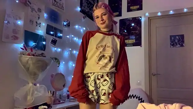 Snapshot of PinkVampire chatting on 09/29/25, 08:46 PinkVampire online show from 09/29/25, 08:46