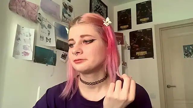 Snapshot of PinkVampire chatting on 10/03/25, 10:12 PinkVampire online show from 10/03/25, 10:12