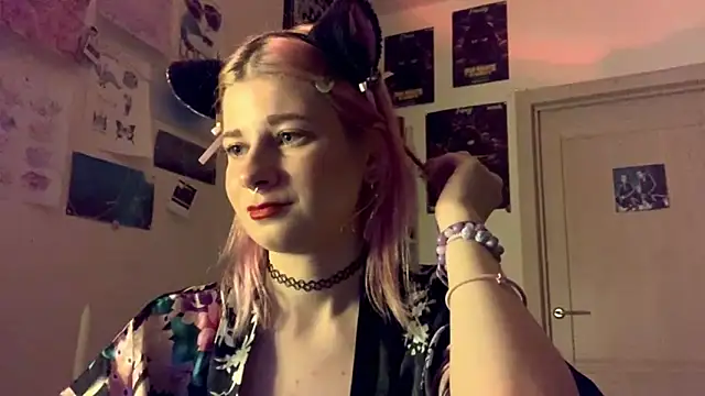 Snapshot of PinkVampire chatting on 10/07/25, 08:39 PinkVampire online show from 10/07/25, 08:39