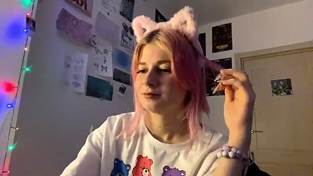 Snapshot of PinkVampire chatting on 10/10/25, 09:25 PinkVampire online show from 10/10/25, 09:25