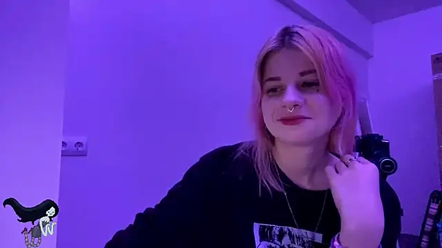 Snapshot of PinkVampire chatting on 10/27/25, 09:41 PinkVampire online show from 10/27/25, 09:41