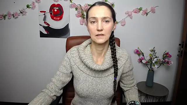 TayaFinch online show from 11/07/25, 01:11