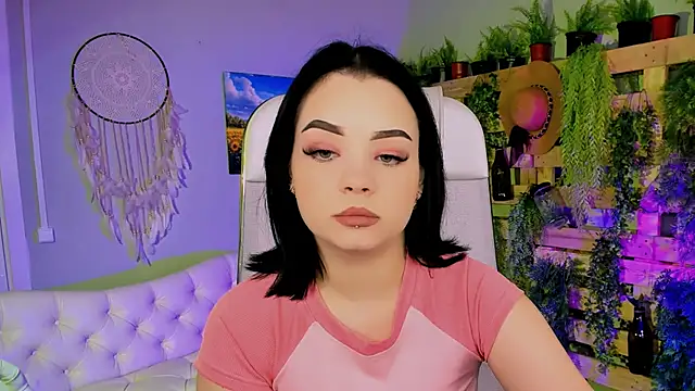 Snapshot of leslierowe_ chatting on 10/18/25, 04:41 leslierowe online show from 10/18/25, 04:41