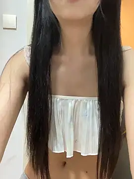 qiqi x online show from 07/04/26, 01:17