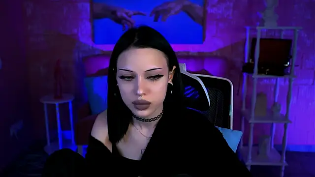 Snapshot of MiaCain chatting on 09/18/25, 12:18 MiaCain online show from 09/18/25, 12:18