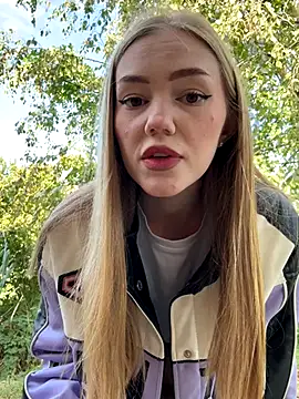 MilaMoone online show from 09/28/25, 10:09