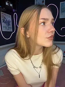 MilaMoone online show from 03/06/26, 12:45