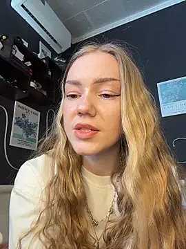 MilaMoone online show from 03/13/26, 10:33