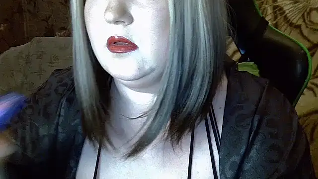 YuliiaSan online show from 10/05/25, 09:02