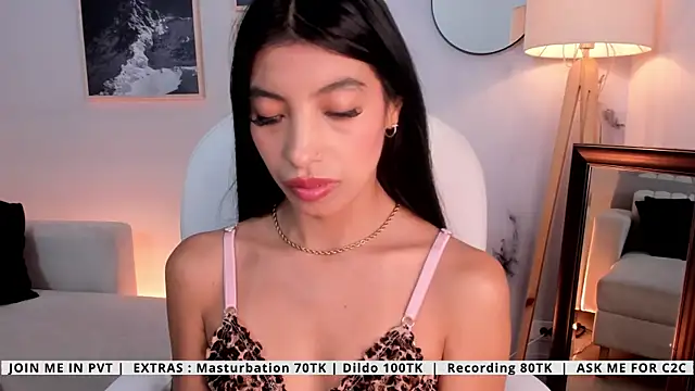 Tiffany Low online show from 04/16/26, 01:56