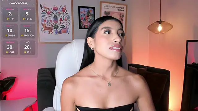 Tiffany Low online show from 05/22/26, 02:01