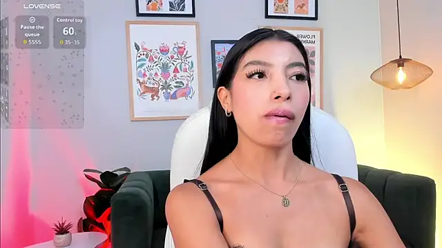 Tiffany Low online show from 06/04/26, 03:51