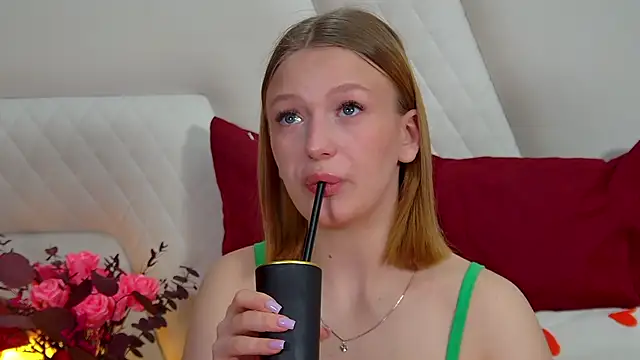 BeatriceBinoche online show from 04/24/26, 06:21