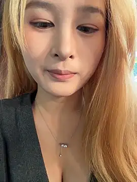 yuki june online show from 11/25/25, 09:09