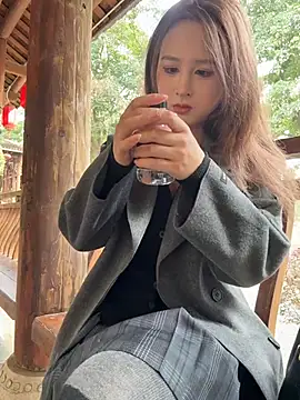 yuki june online show from 01/18/26, 07:56