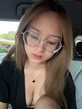 yuki june online show from 04/30/26, 07:36